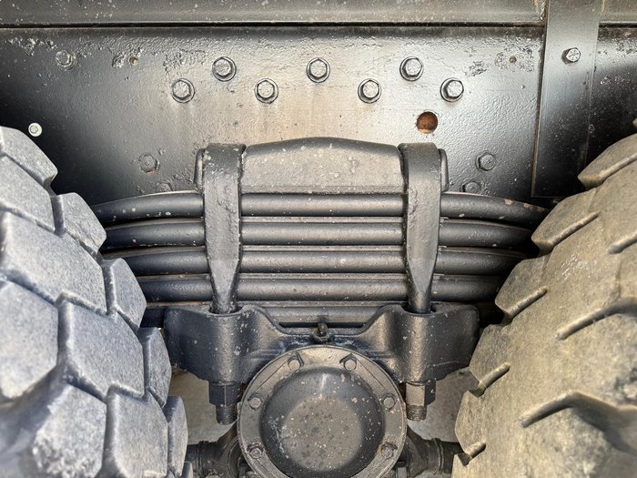 2003 Mitsubishi Fv 500 WHITE