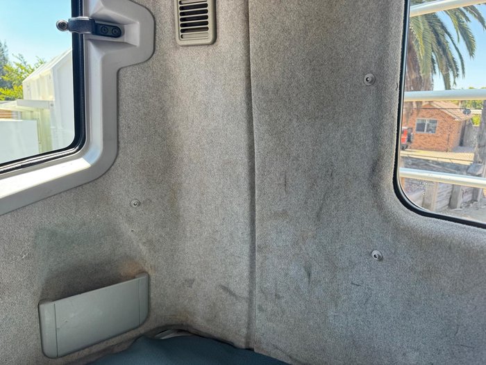 2003 Mitsubishi Fv 500 WHITE