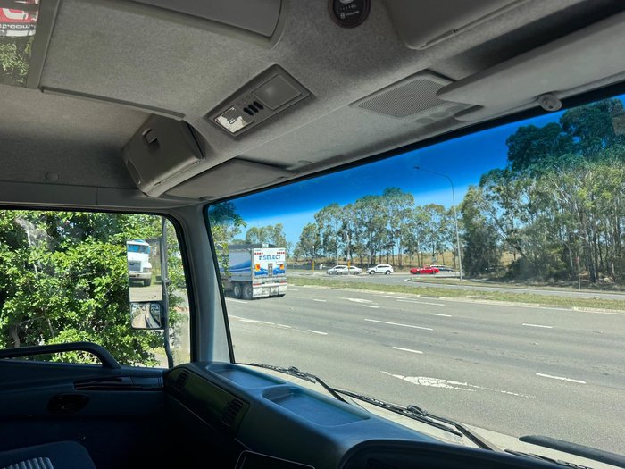 2003 Mitsubishi Fv 500 WHITE