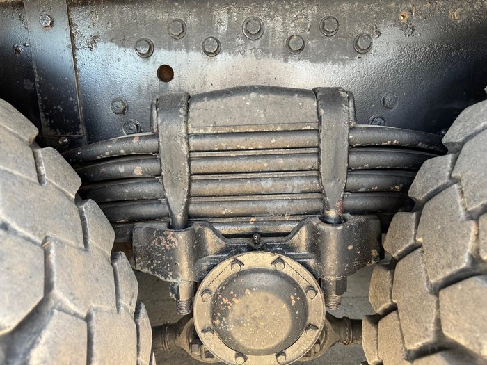 2003 Mitsubishi Fv 500 WHITE