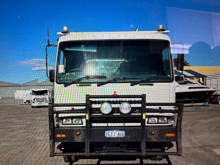 2003 Mitsubishi Fv 500 WHITE