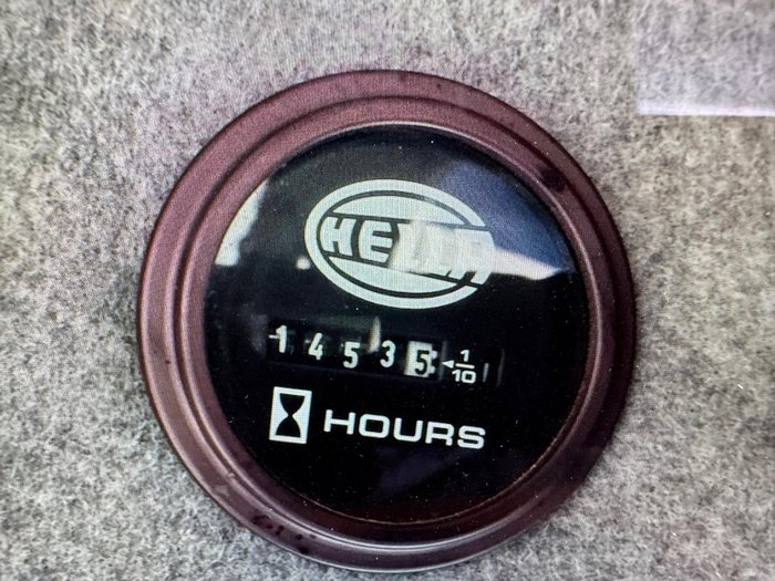 2003 Mitsubishi Fv 500 WHITE