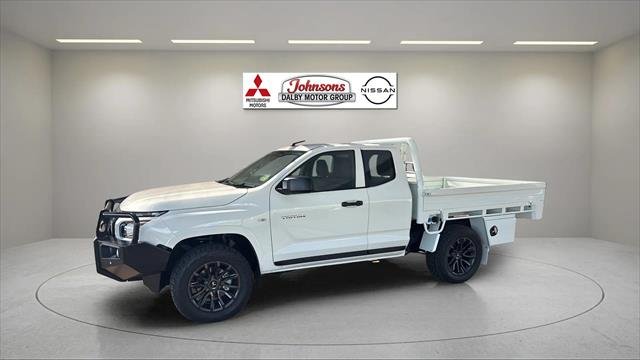 2025 MITSUBISHI Triton GLX