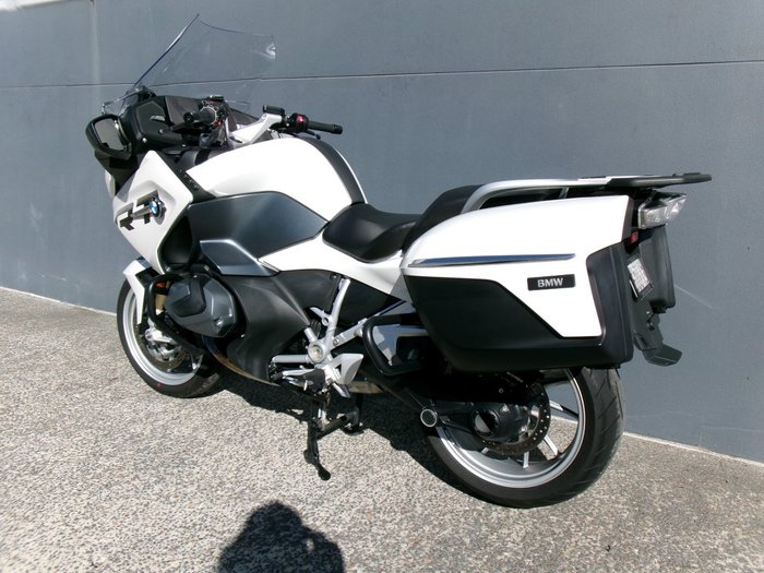 2024 BMW Motorrad R 1250 RT Alpine White 3