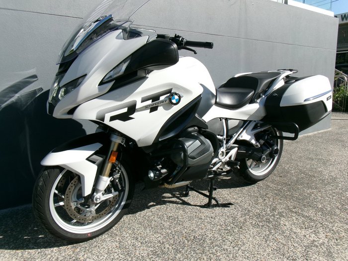 2024 BMW Motorrad R 1250 RT Alpine White 3
