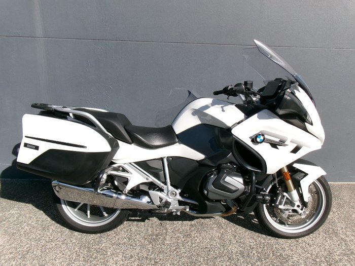 2024 BMW Motorrad R 1250 RT Alpine White 3