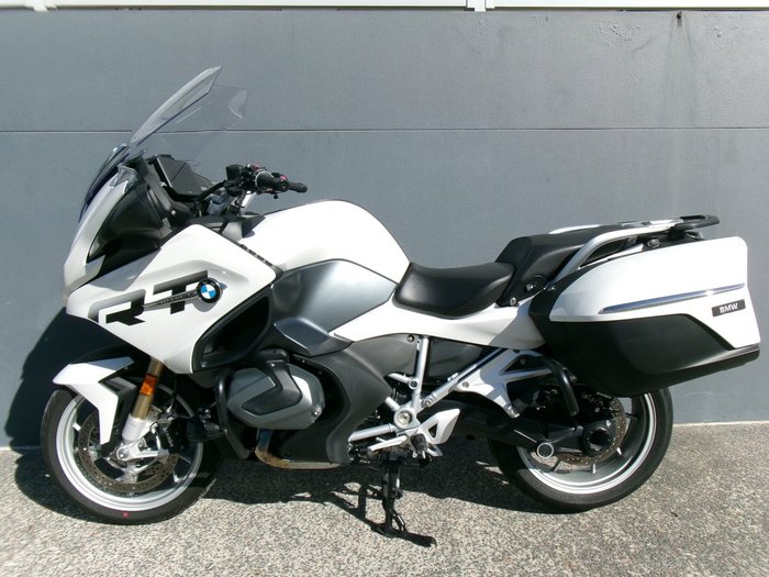2024 BMW Motorrad R 1250 RT Alpine White 3