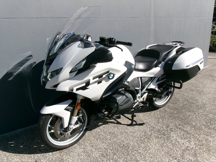 2024 BMW Motorrad R 1250 RT Alpine White 3