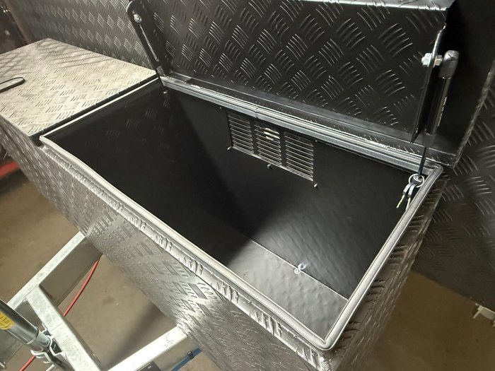 2025 New Age Caravans 20' Big Red Slide-Out Br20