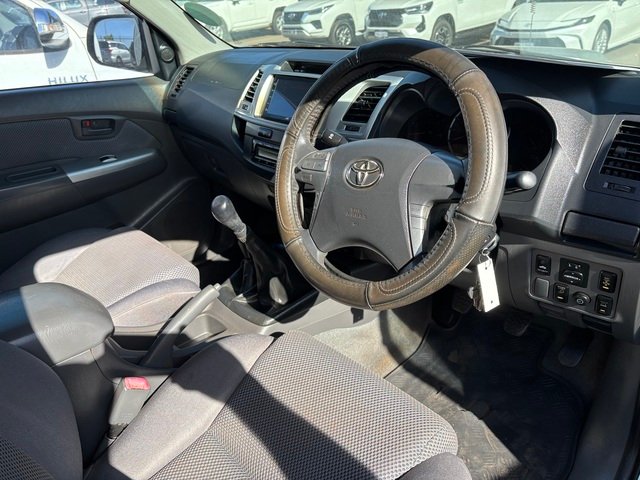 2012 Toyota Hilux HILUX 4x4 3.0L T/D D/C M/T SR5 1R61250 001 Sterling Silver