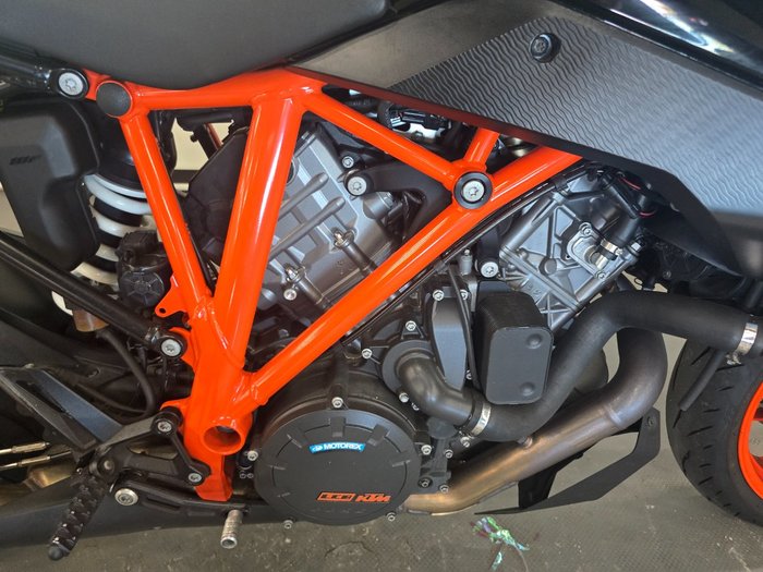 2020 Ktm 1290 SUPER DUKE GT Orange