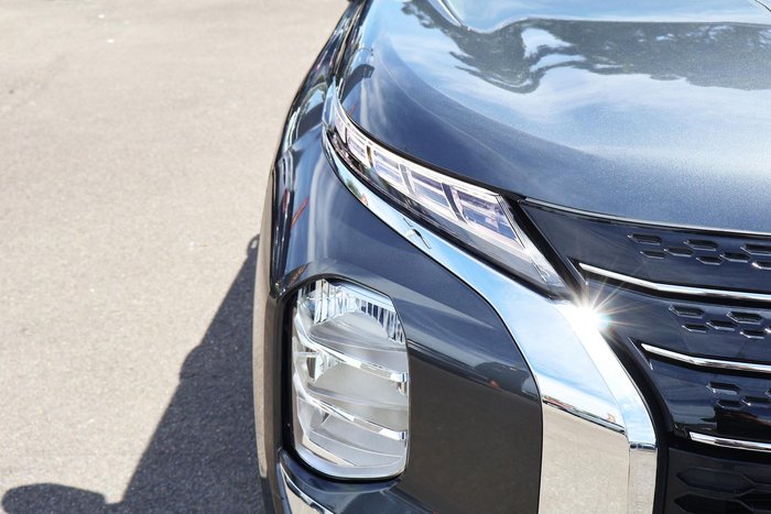 2024 Mitsubishi Outlander ES