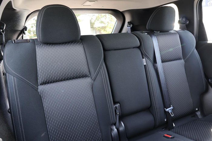 2024 Mitsubishi Outlander ES