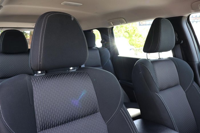 2024 Mitsubishi Outlander ES