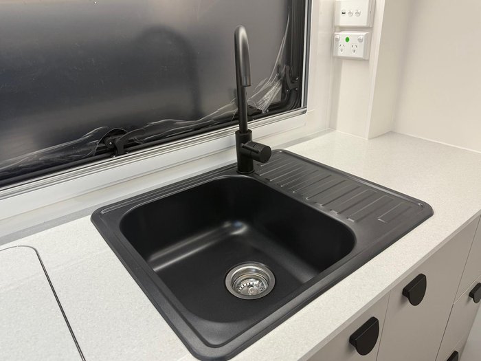 2025 Traveller 15' Destination Track