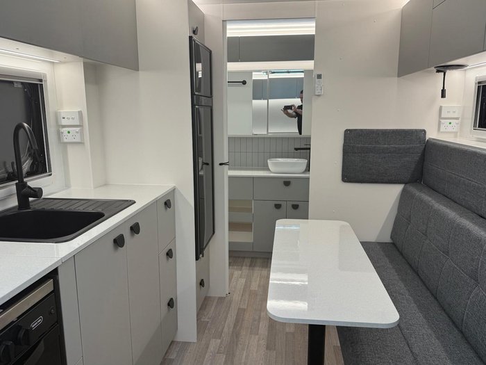 2025 Traveller 15' Destination Track