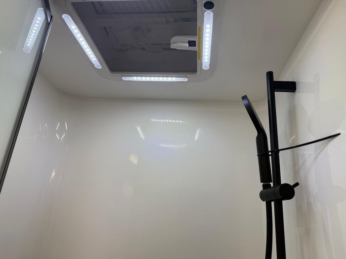 2025 Traveller 15' Destination Track