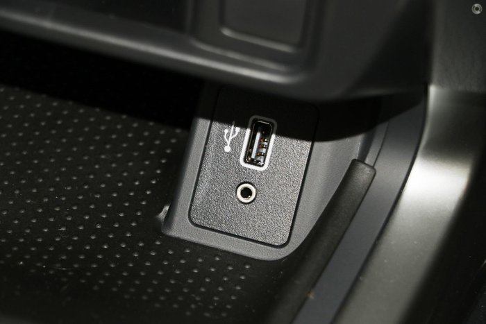 2025 Nissan Navara SL D23 MY25 4x2 Solid White