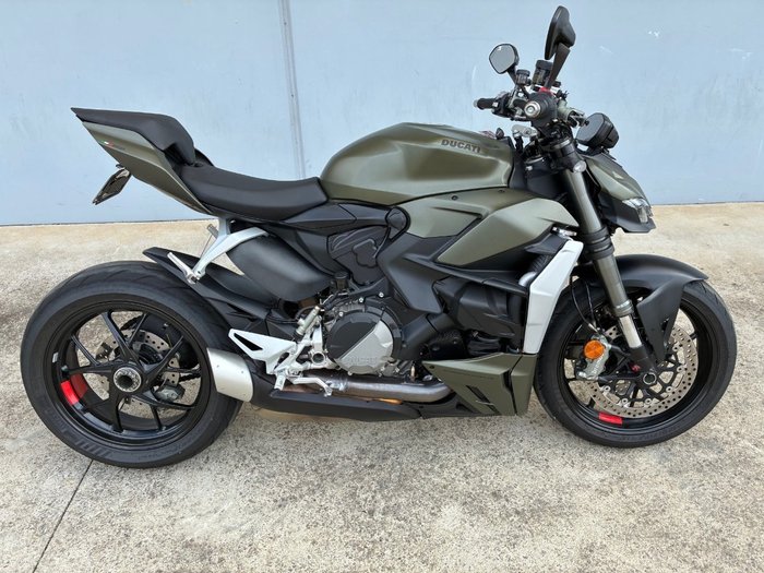 2023 DUCATI PANIGALE V2 Green