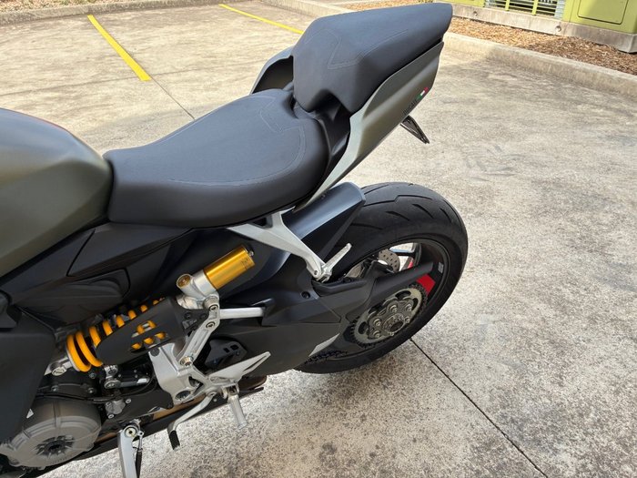 2023 DUCATI PANIGALE V2 Green