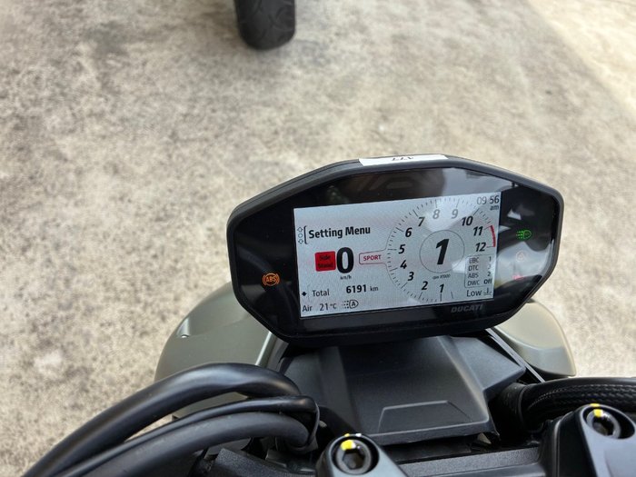 2023 DUCATI PANIGALE V2 Green