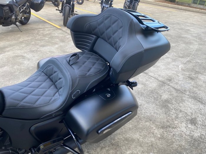 2025 Indian PURSUIT DARK HORSE 112 + RA Black