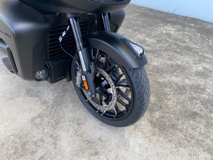 2025 Indian PURSUIT DARK HORSE 112 + RA Black