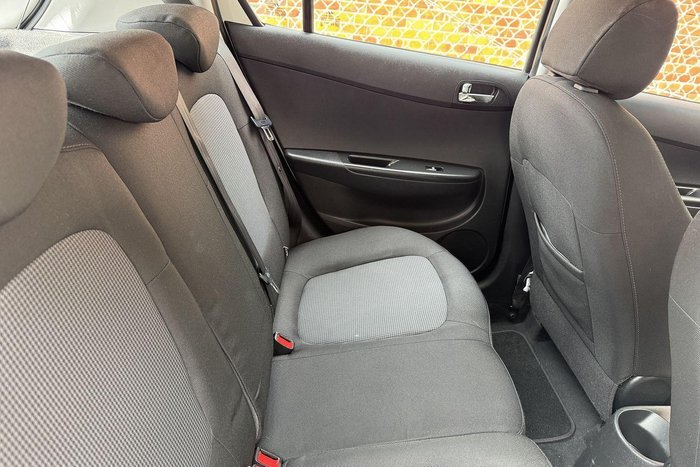 2012 Hyundai i20 Active PB MY13 Coral White