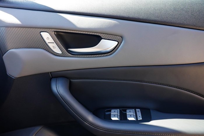 2025 MG MGS5 EV Excite 49