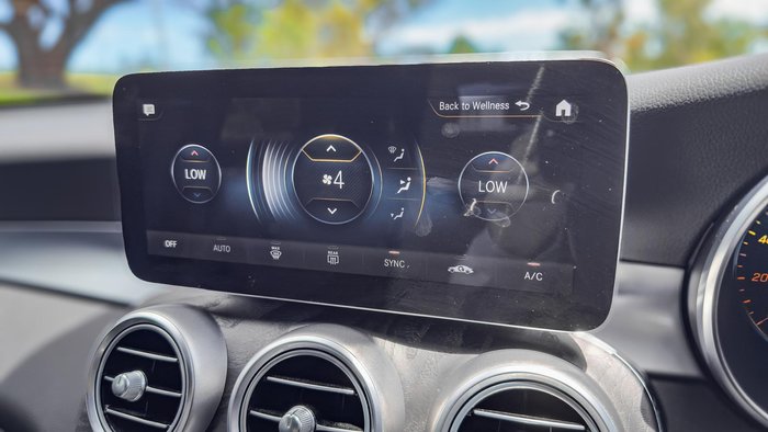 2019 Mercedes-Benz GLC-Class GLC300