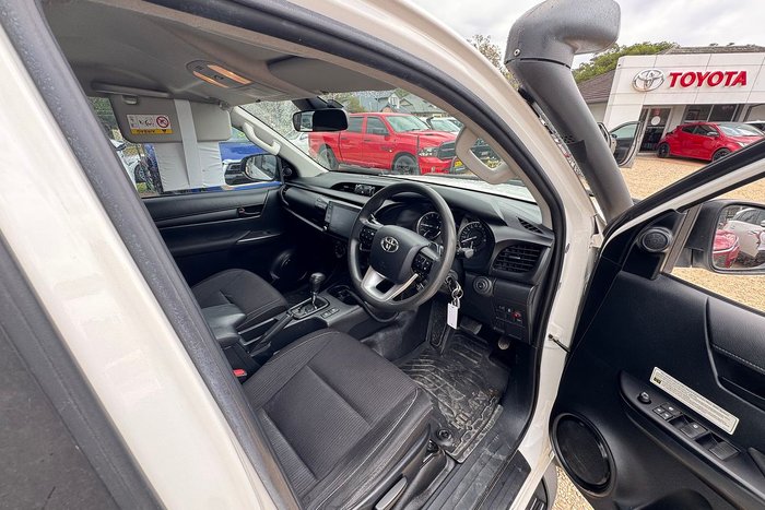 2020 Toyota Hilux SR