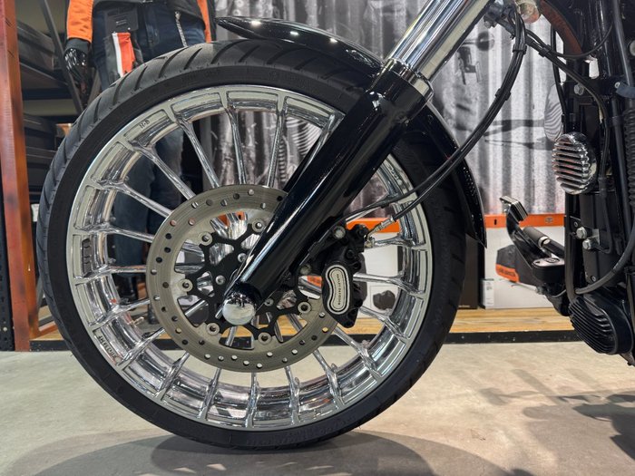 2016 Harley-davidson FXSB SOFTAIL BREAKOUT Black