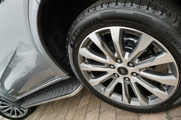 2025 Ford Everest Platinum