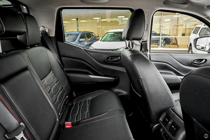 2025 Nissan Navara PRO-4X Warrior D23 MY25 4X4 Dual Range Black Star