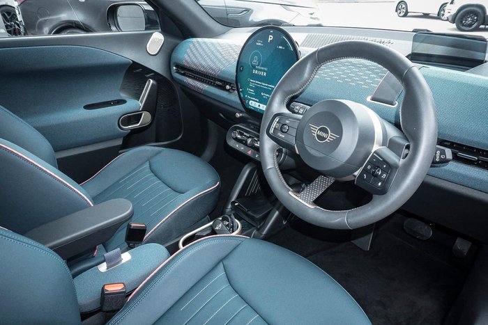 2024 MINI Aceman SE Favoured