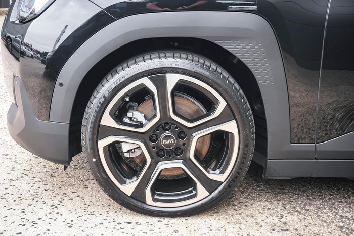 2024 MINI Aceman SE Favoured