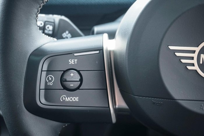 2024 MINI Aceman SE Favoured