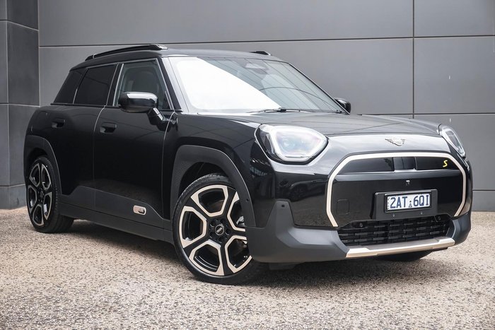 2024 MINI Aceman SE Favoured