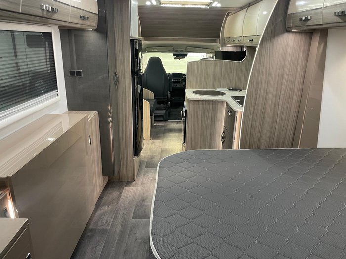 2024 Avan Ovation M7