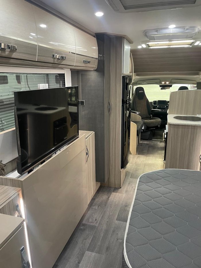 2024 Avan Ovation M7