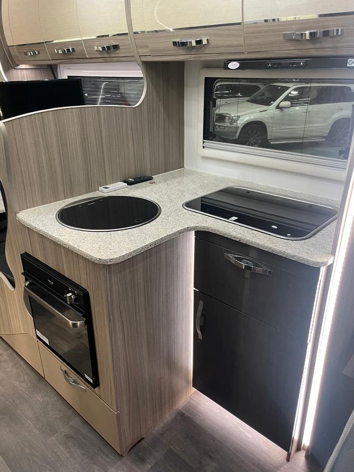 2024 Avan Ovation M7