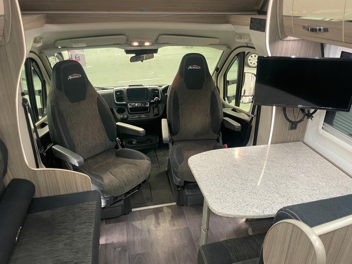 2024 Avan Ovation M7