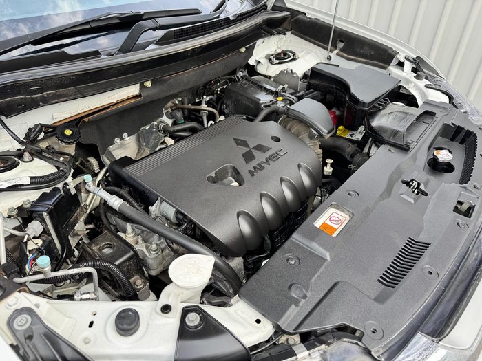 2018 Mitsubishi Outlander ES ADAS