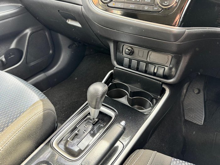 2018 Mitsubishi Outlander ES ADAS