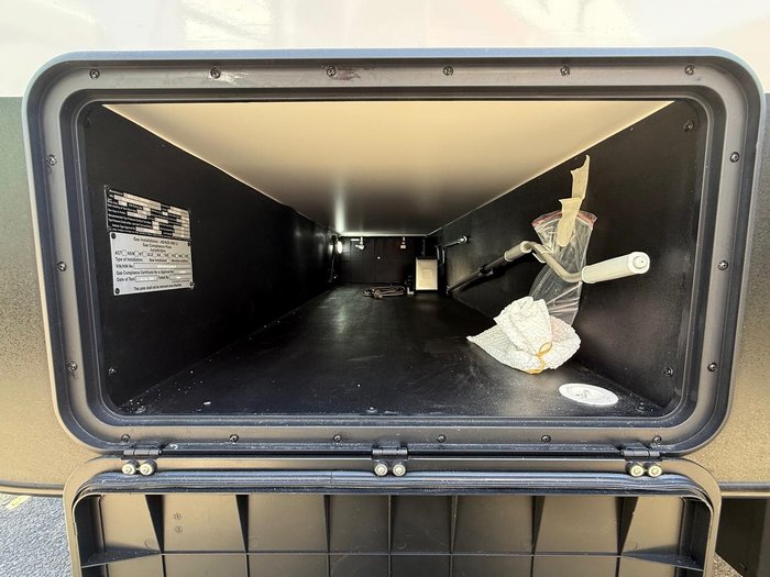 2025 Traveller 13' Destination Track