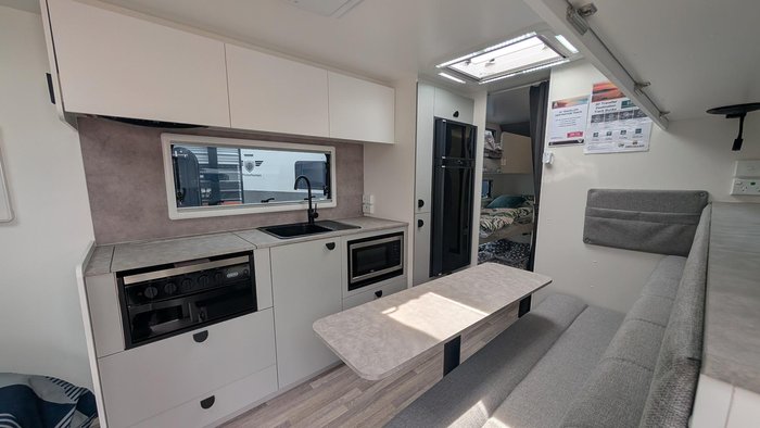 2024 Traveller Track 20' Bunk