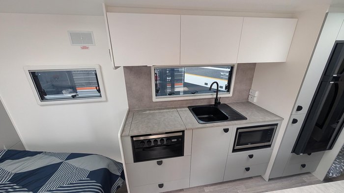 2024 Traveller Track 20' Bunk