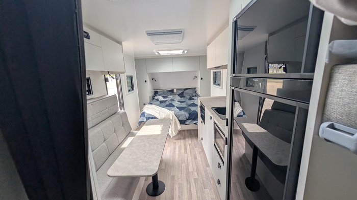 2024 Traveller Track 20' Bunk