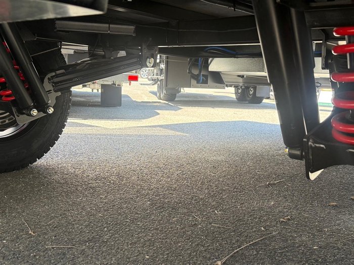 2025 Traveller 13' Destination Track