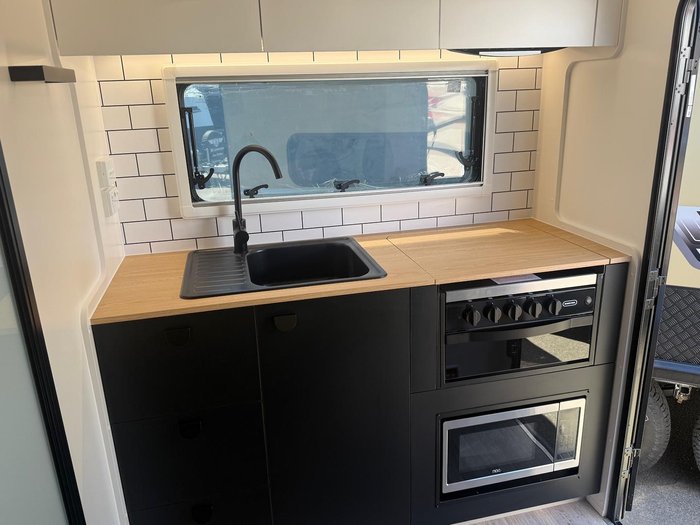 2025 Traveller 13' Destination Track